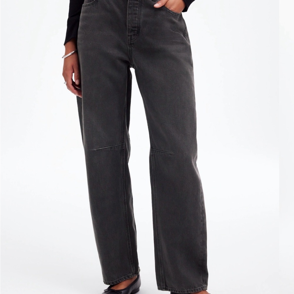 Like new! Madewell Darted Barrel Jeans Olenda wash, size 27